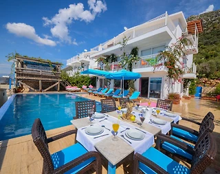 Kaş Bezirgan'da Şehir Manzaralı, Özel Havuzlu, Kiralık Villa - 1