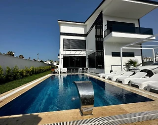 Serik Belek’te Kalabalık Gruplar İçin Özel Havuzlu, Kiralık Tatil Villası - 2