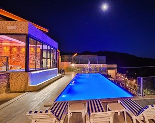 Kaş İslamlar'da Doğayla İç İçe, Açık ve Kapalı Havuzlu, Konforlu Villa - 3