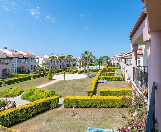 Didim Akbük'te Denize Sıfır, Tesis İçerisinde, Kiralık Dubleks Ev - 1