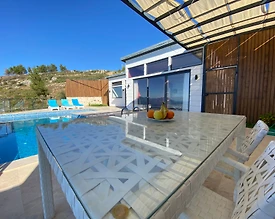 Kaş Üzümlü'de Muhteşem Manzaralı, Özel Havuzlu, Modern Villa - 3