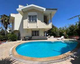 Serik Kadriye'de Kalabalık Ailelere Uygun, Özel Havuzlu, Kiralık Villa - 2