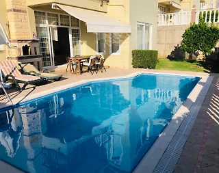 Alanya'da Tesis İçerisinde, Özel Havuzlu, Lüks Villa - 1