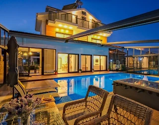 Fethiye’de Ölüdeniz Plajı’na Yakın, Isıtmalı Havuzlu, Kiralık Villa - 1