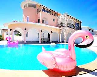 Serik Kadriye'de Enfes Mimariye Sahip, Özel Havuzlu, Modern Villa - 1