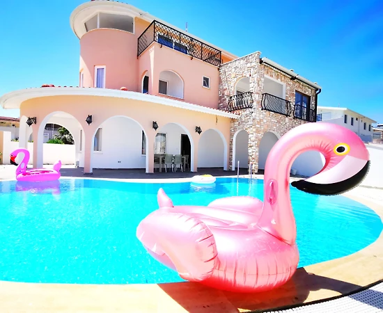 Serik Kadriye'de Enfes Mimariye Sahip, Özel Havuzlu, Modern Villa - 1