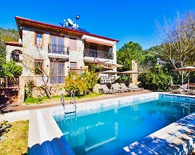 Muğla Fethiye'de Huzurlu, Ahşap Mimarili, 6 Kişilik Kiralık Villa - 2