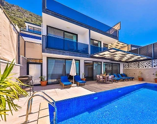 Kaş Bezirgan'da Eşsiz Manzaralı, Açık ve Kapalı Havuzlu, Kiralık Villa - 1