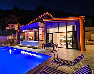 Kaş İslamlar'da Doğayla İç İçe, Açık ve Kapalı Havuzlu, Konforlu Villa - 1