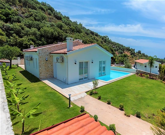 Fethiye Ölüdeniz'de Bahçe İçerisinde, Özel Havuzlu, Müstakil Villa - 1