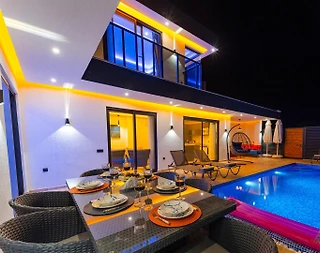 Kaş Bezirgan'da Lüks Mimarili, Özel Havuzlu, Jakuzili, Lüks Villa - 1