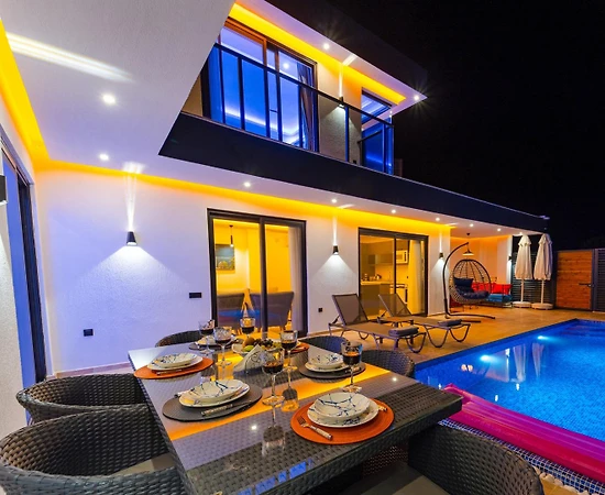 Kaş Bezirgan'da Lüks Mimarili, Özel Havuzlu, Jakuzili, Lüks Villa - 1