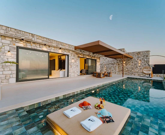 Kaş'ta Deniz Ve Doğa Manzaralı, Sonsuzluk Havuzlu, Lüks Villa - 1