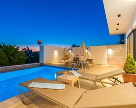 Kaş Üzümlü'de Yeşillikler İçerisinde, Özel Havuzlu, Balayı Villası - 2