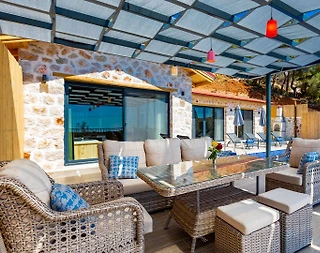Kaş Üzümlü'de Otantik Tasarımlı, Özel Havuzlu, 4 Kişilik Villa - 3