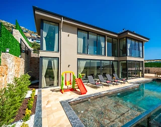 Kaş Yeşilköy'de Göz Alıcı Doğada, Özel Havuzlu, Modern Tasarımlı Villa - 1