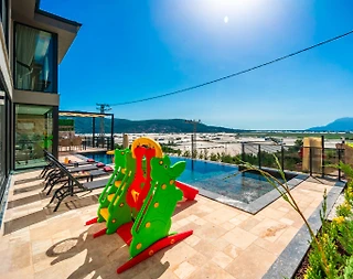 Kaş Yeşilköy'de Göz Alıcı Doğada, Özel Havuzlu, Modern Tasarımlı Villa - 2