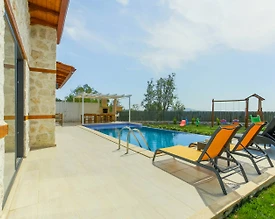 Kaş Üzümlü'de Çocuk Oyun Alanlı, Özel Havuzlu, Modern Villa - 2