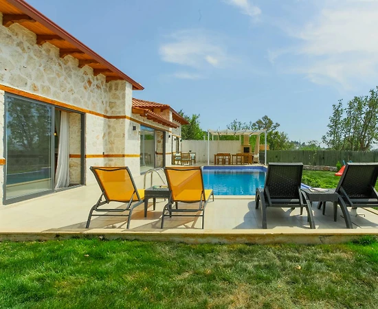 Kaş Üzümlü'de Çocuk Oyun Alanlı, Özel Havuzlu, Modern Villa - 1