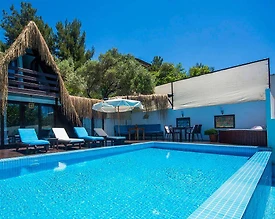 Kaş İslamlar'da Çekirdek Ailelere Uygun, Özel Havuzlu, Estetik Villa - 2