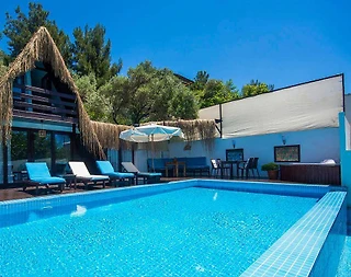 Kaş İslamlar'da Çekirdek Ailelere Uygun, Özel Havuzlu, Estetik Villa - 2