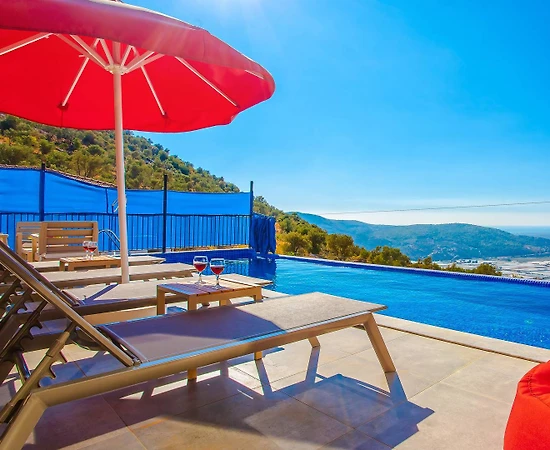 Kaş Yeşilköy'de Enfes Doğa İçerisinde, Özel Havuzlu, Kiralık Villa - 1