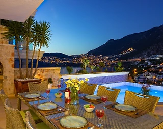 Kalkan Kışla'da Denize Yürüme Mesafesinde, Özel Havuzlu, Lüks Villa - 3