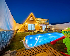 Kaş Yeşilköy'de Ahşap Mimarili, Özel Havuzlu, Bahçeli Villa - 2