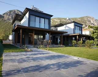 Muğla Milas'ta Doğanın İçerisinde, Sakin Konumda, Lüks Kiralık Villa - 1