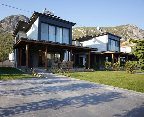 Muğla Milas'ta Doğanın İçerisinde, Sakin Konumda, Lüks Kiralık Villa - 1