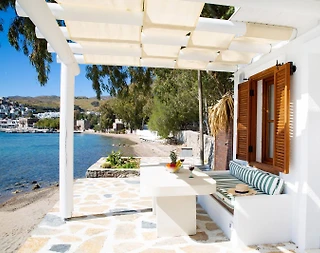 Bodrum Akyarlar'da Denize Sıfır, Modern Tasarıma Sahip, Otantik Villa - 5