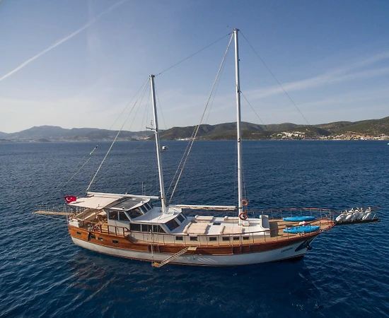 Bodrum'da Masmavi Sularda, Kiralık ve Ferah Dizayna Sahip Gulet - 1