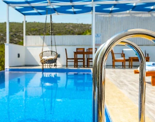 Kaş Üzümlü'de Yemyeşil Doğa Manzaralı, Özel Havuzlu, Jakuzili Villa - 5