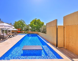 Kalkan İslamlar'da Sakin Konumda, Isıtmalı Havuzlu, Kiralık Villa - 3