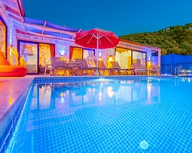 Kaş Yeşilköy'de Enfes Doğa İçerisinde, Özel Havuzlu, Kiralık Villa - 2