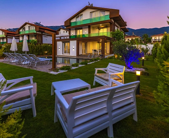 Fethiye Ölüdeniz'de Modern Mimarili, Özel Havuzlu, Kiralık Villa - 1