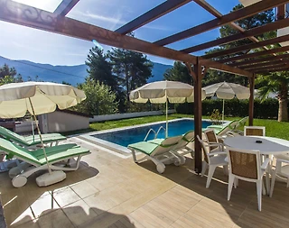 Fethiye Ölüdeniz'de Geniş Gruplara Uygun, Özel Havuzlu, Bahçeli Villa - 4