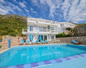 Kaş Bezirgan'da Enfes Deniz Manzaralı, Özel Havuzlu, Konforlu Villa - 2