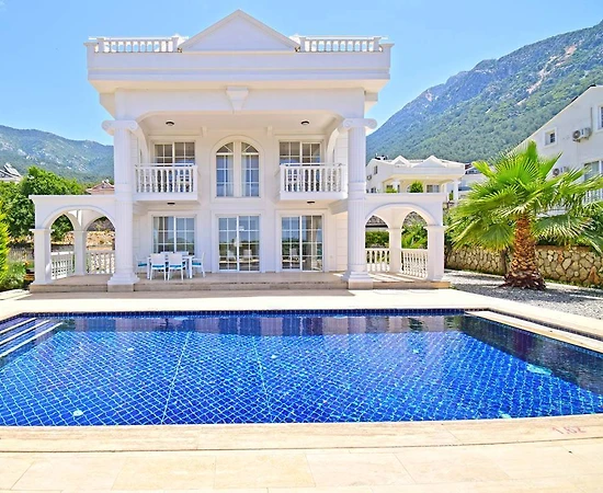 Fethiye Ölüdeniz'de Özel Havuzlu, 8 Kişilik, Konforlu Kiralık Villa - 1