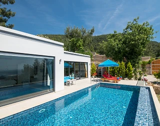 Kaş Üzümlü'de Doğayla Baş Başa, Açık ve Kapalı Havuzlu, Balayı Villası - 3