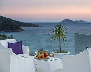 Kalkan'da Plaja Yürüme Mesafesinde, Özel Havuzlu, Manzaralı Villa - 1