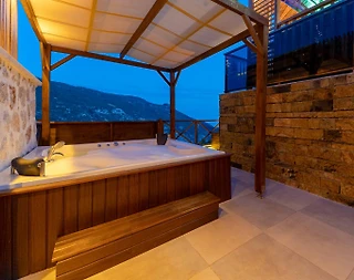 Kaş İslamlar'da Deniz Manzaralı, Sonsuzluk Havuzlu, Kiralık Villa - 5