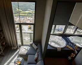 İstanbul Ataşehir'de Muhteşem Manzaralı, Asma Katlı, Jakuzili Suit - 2