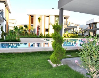 Kuşadası Soğucak'ta Elverişli Konumda, Ortak Havuzlu, Kiralık Villa - 4