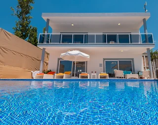 Kaş Kalkan'da Panoramik Deniz Manzaralı, Özel Havuzlu, Konforlu Villa - 1
