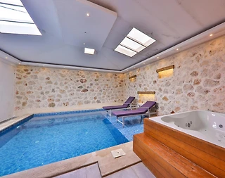Kaş İslamlar'da Doğa ile İç İçe, Isıtmalı Özel Havuzlu, Şık Villa - 4