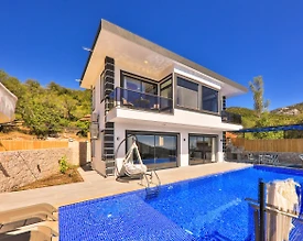 Kaş Sarıbelen'de Doğa ve Deniz Manzaralı, Özel Havuzlu, Jakuzili Villa - 2