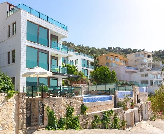 Kalkan Kışla'da Muhteşem Deniz Manzaralı, Özel Havuzlu, Modern Villa - 1