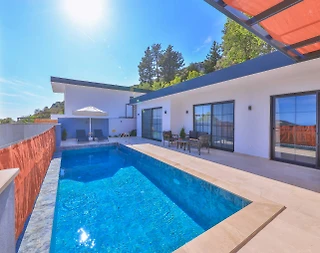 Kaş İslamlar'da Doğa Manzaralı, Özel Havuzlu, Jakuzili Villası - 1