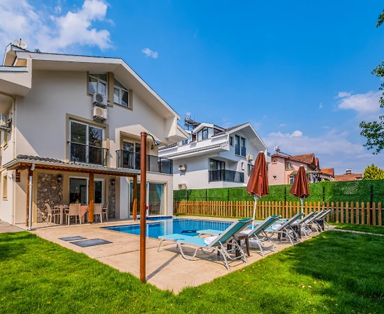 Fethiye'de Çalış Plajına Yakın Konumda, Özel Havuzlu, 4+1, Lüks Villa - 1